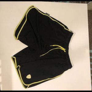 Adrenaline clothing •size medium